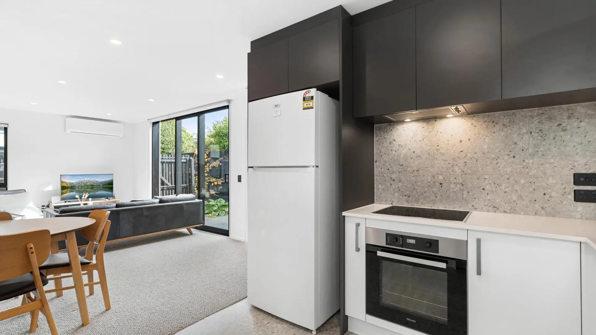 Apartment Luxurious City Retreat 3 Bed 3 Bath Near Cbd Christchurch New Zealand