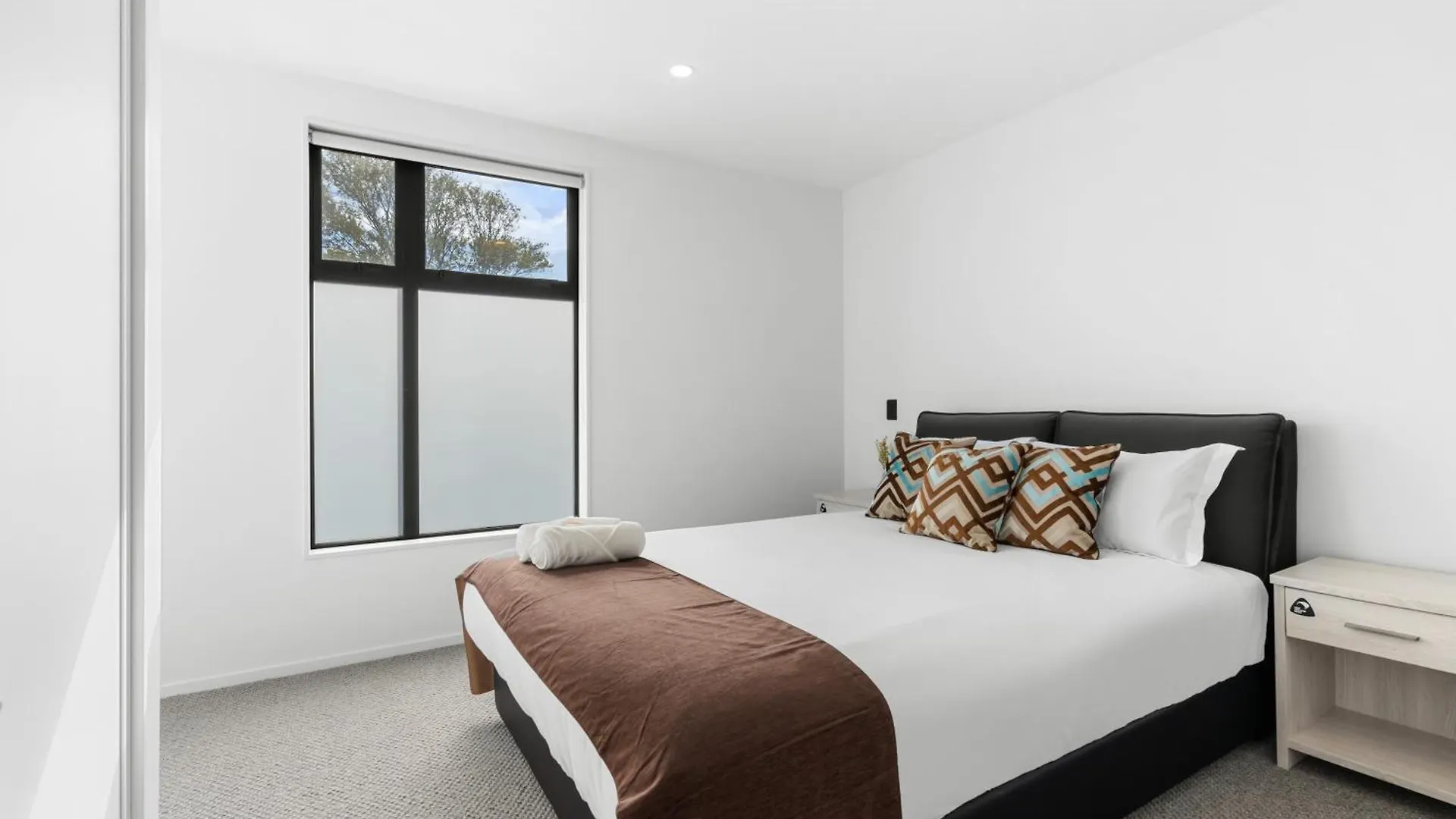 Luxurious City Retreat 3 Bed 3 Bath Near Cbd Christchurch 0*,